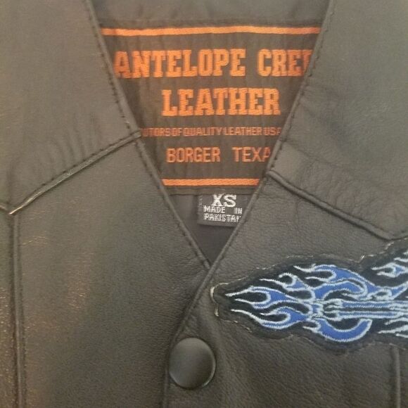 Antelope Creek Black Leather Motorcycle Vest - Picture 6 of 6